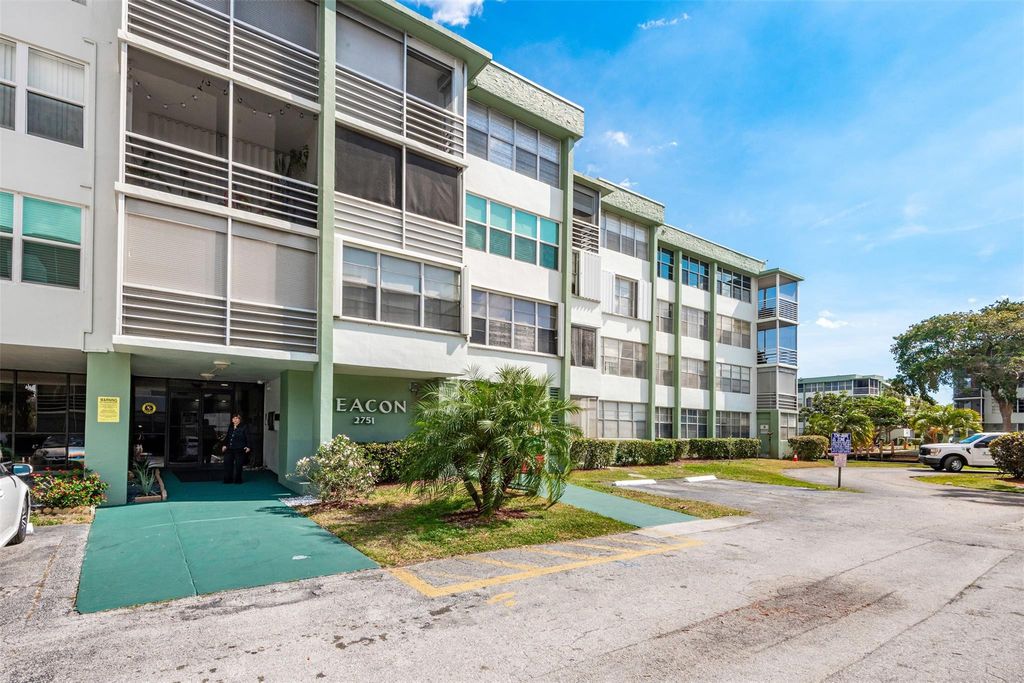 Photo of 2751 Taft Street #305, Hollywood, FL 33020 (MLS # F10554594)