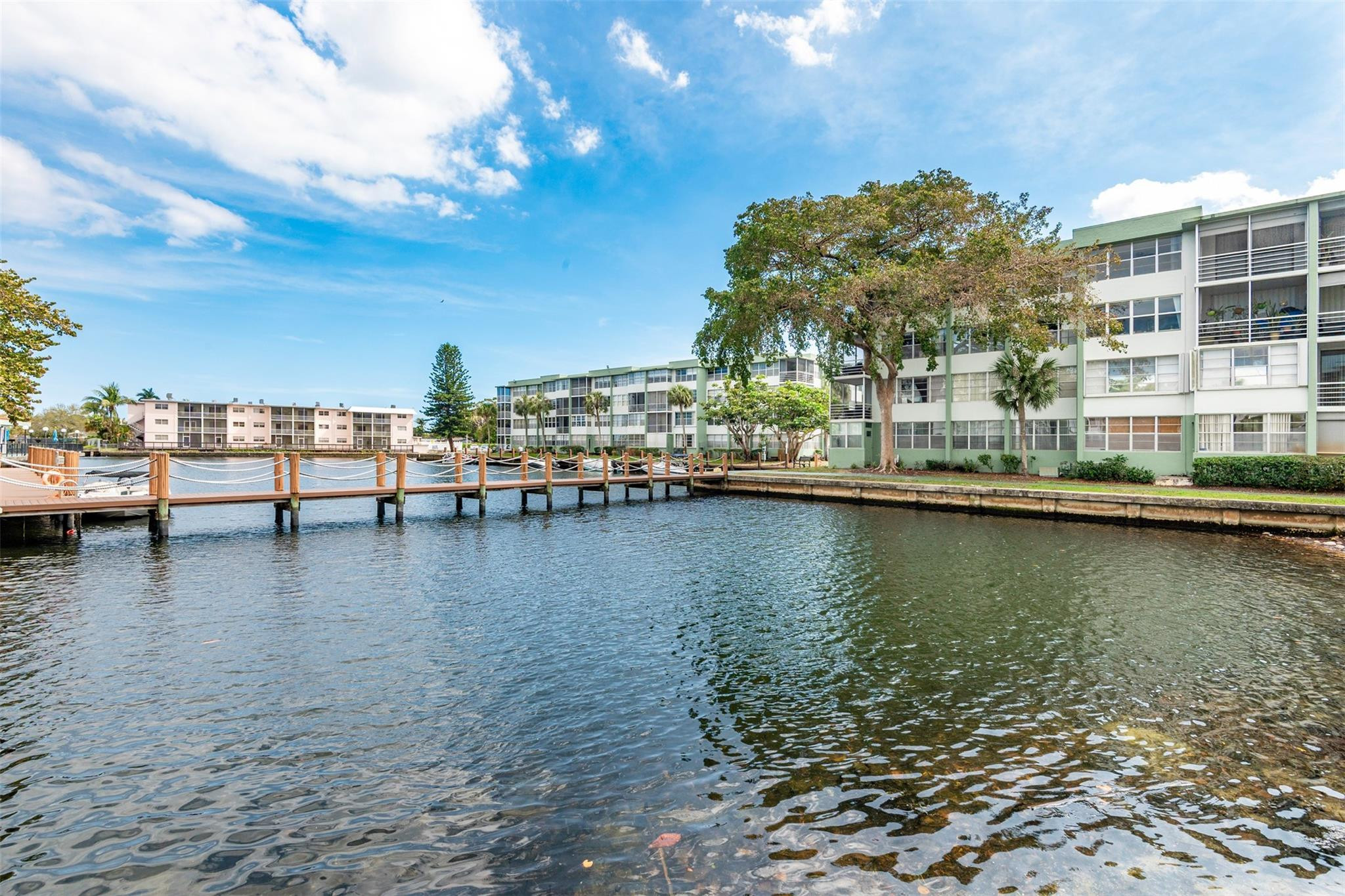 WATERGATE CONDOMINIUM - Residential