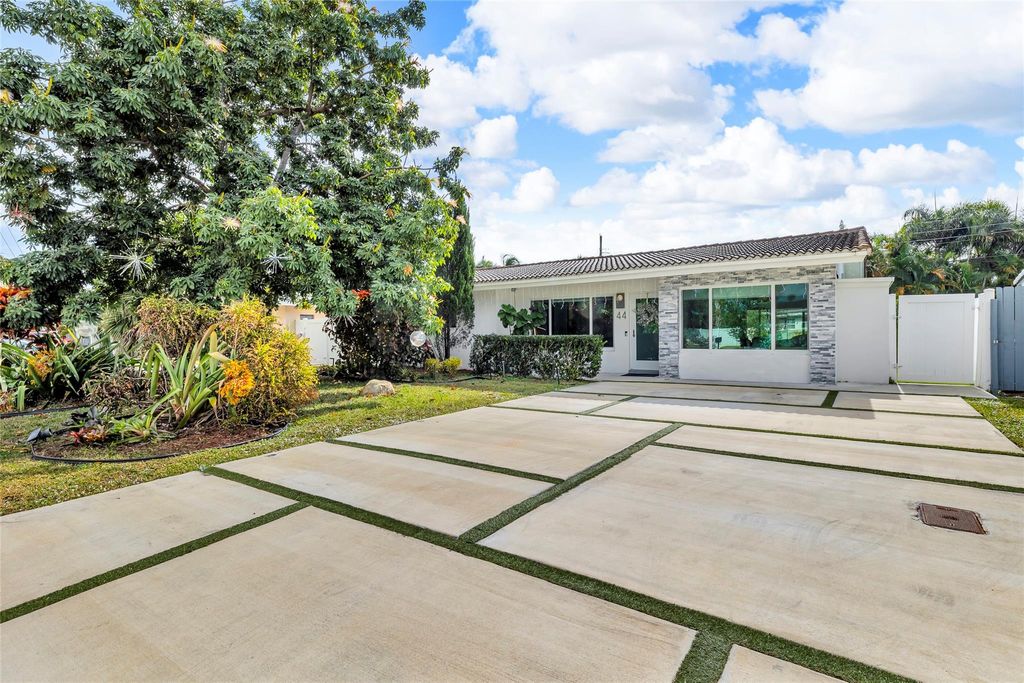 Photo of 44 NE 29th Street, Wilton Manors, FL 33334 (MLS # F10528739)