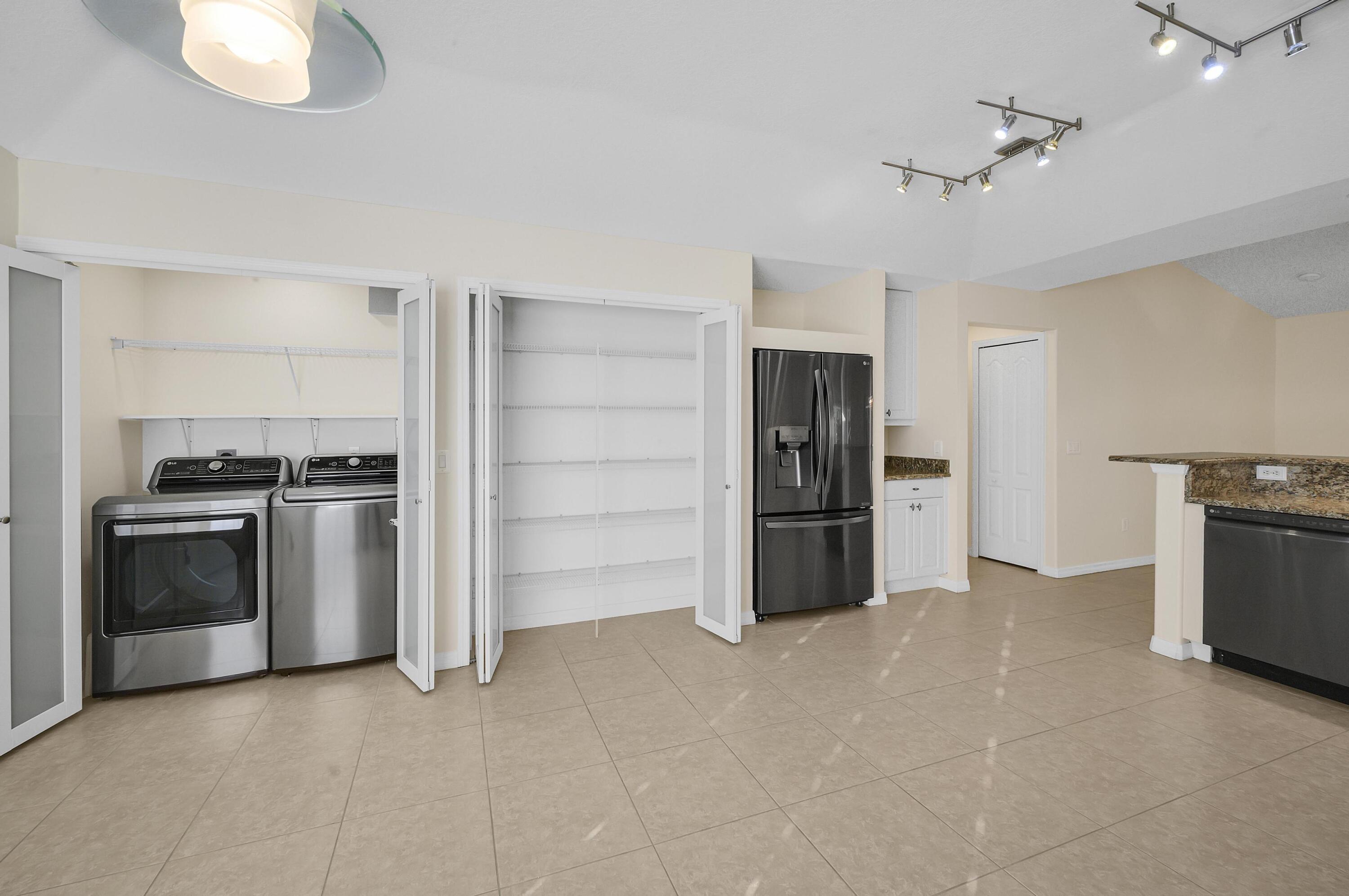 PORT ST LUCIE SECTION 33 - Residential Lease