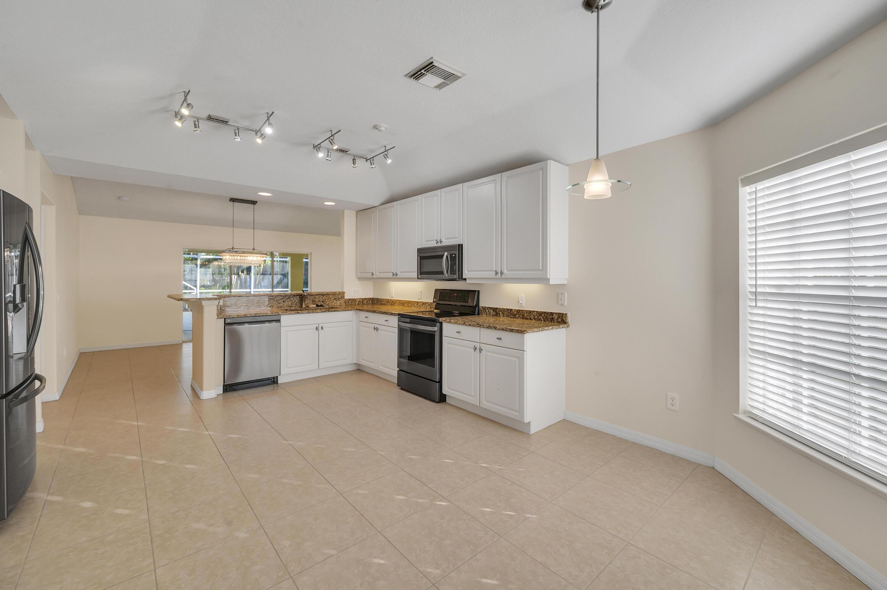 PORT ST LUCIE SECTION 33 - Residential Lease