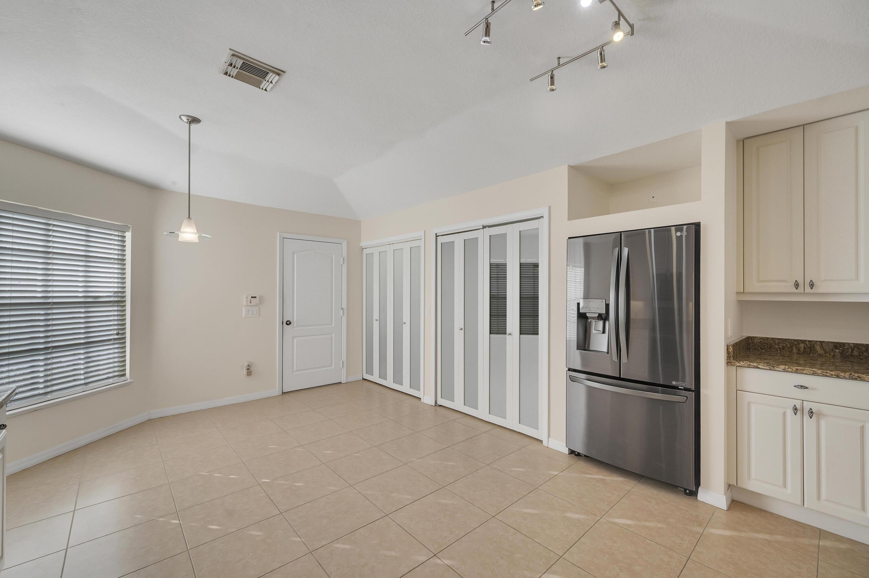 PORT ST LUCIE SECTION 33 - Residential Lease