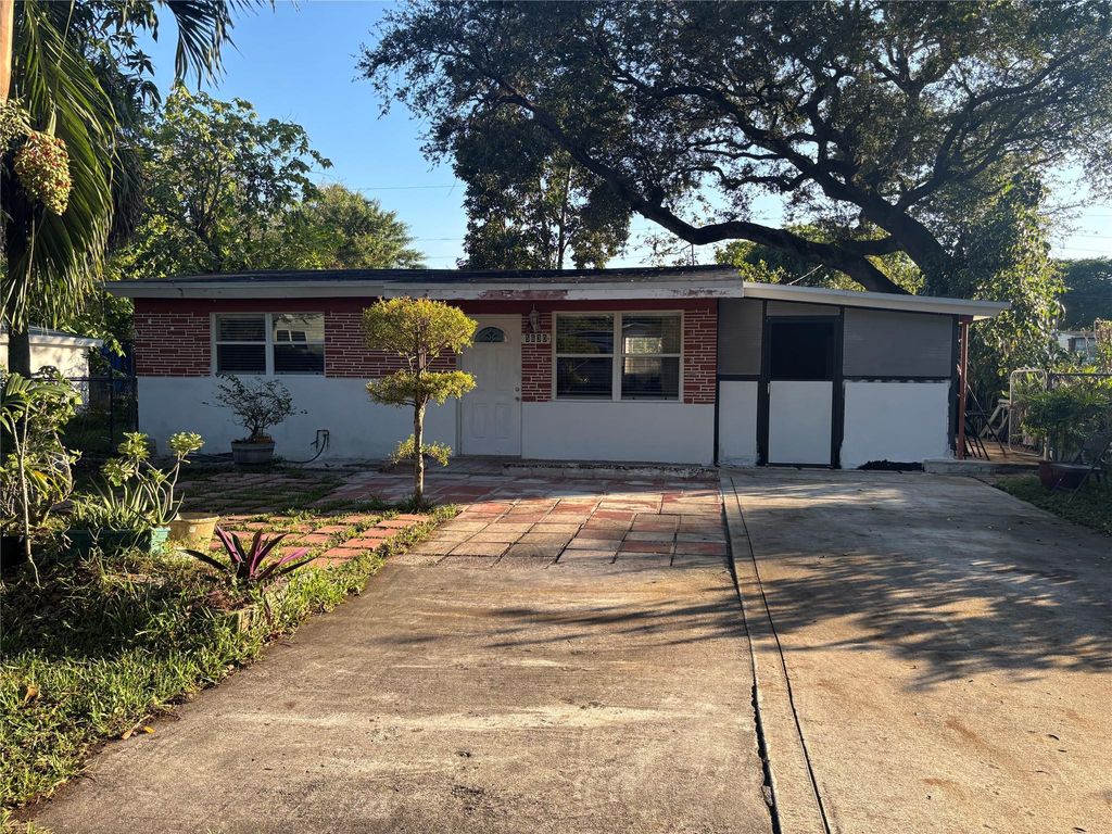 Photo of 5630 Farragut St, Hollywood, FL 33021 (MLS # F10540702)