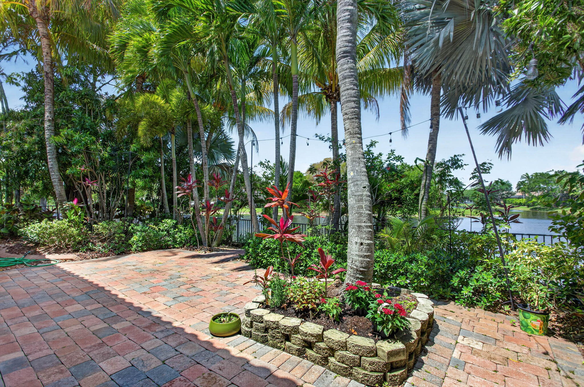 PARKLAND ISLES - Residential