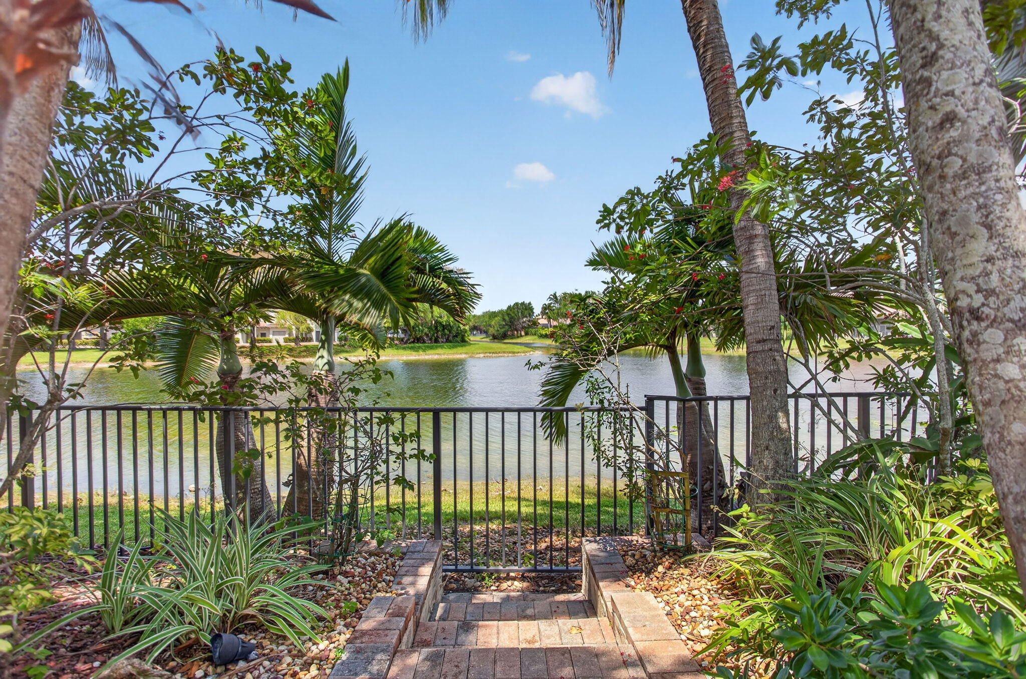 PARKLAND ISLES - Residential