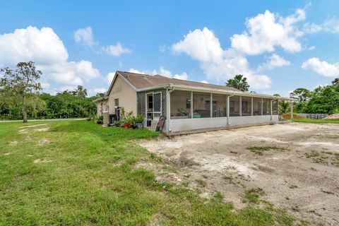 A home in Loxahatchee