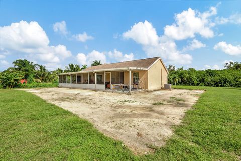 A home in Loxahatchee