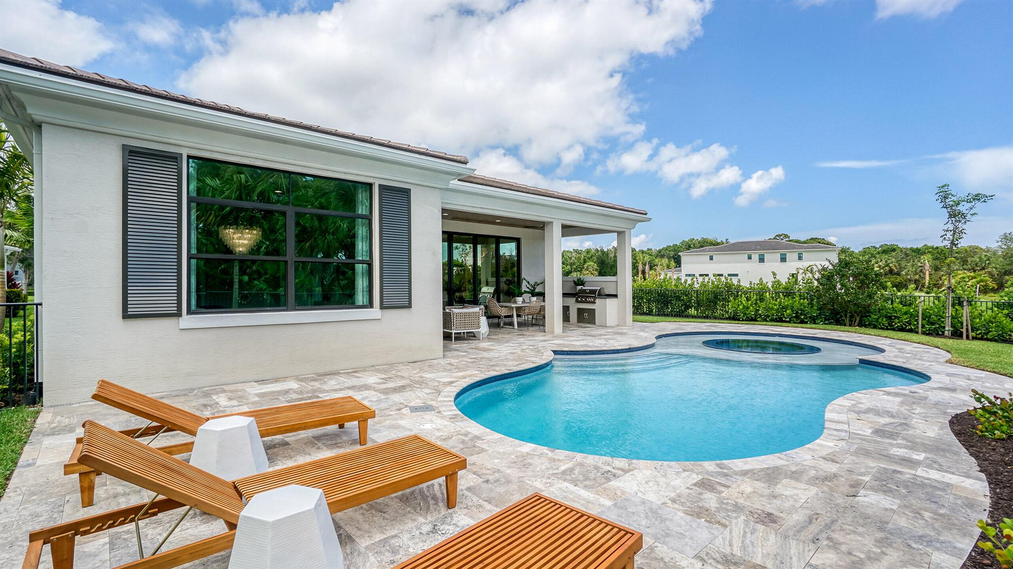 ARTISTRY - Residential