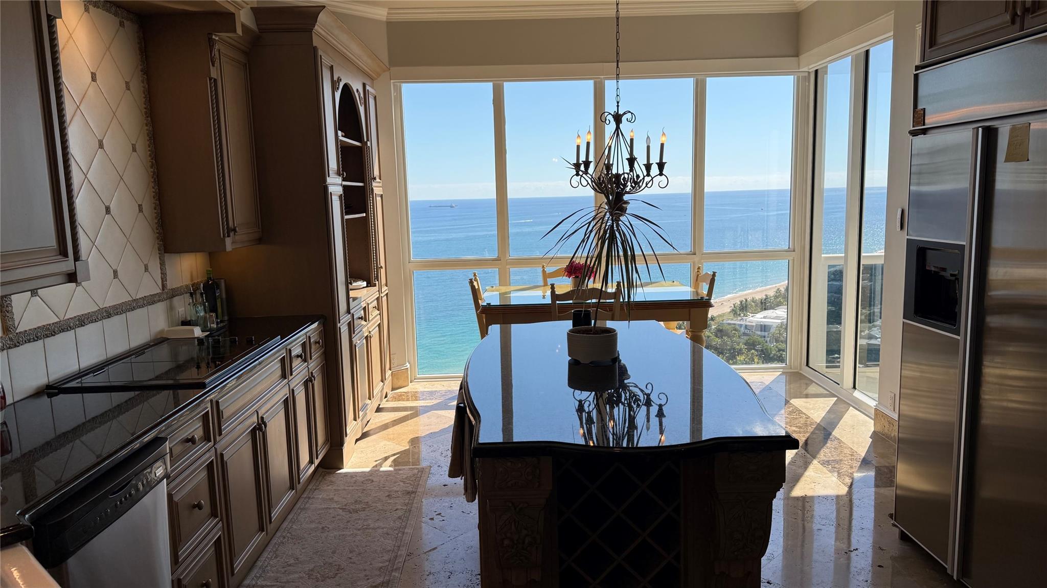 L'Hermitage I Condo - Residential Lease