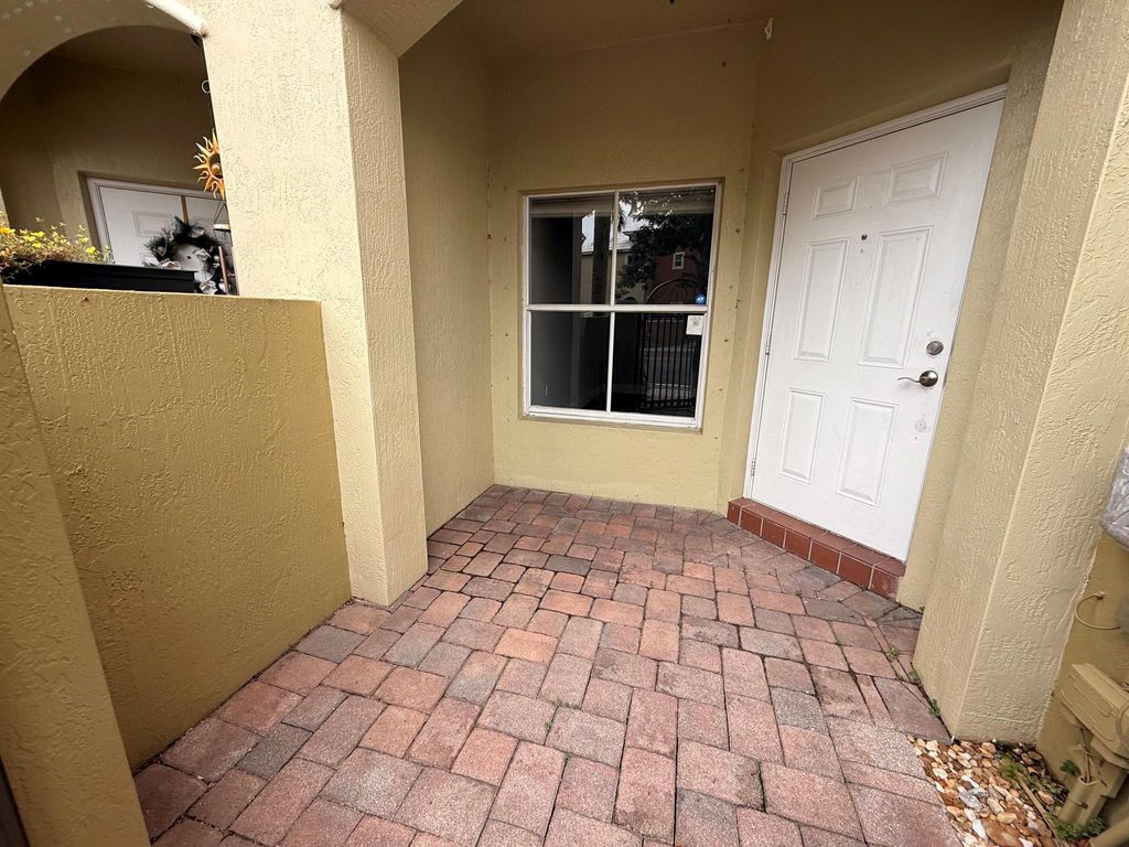 Photo of 236 Lake Monterey Circle, Boynton Beach, FL 33426 (MLS # R11096399)