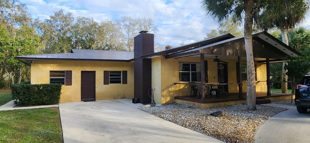 Photo of 6306 Arapahoe Street, Fort Pierce, FL 34982 (MLS # R10944822)