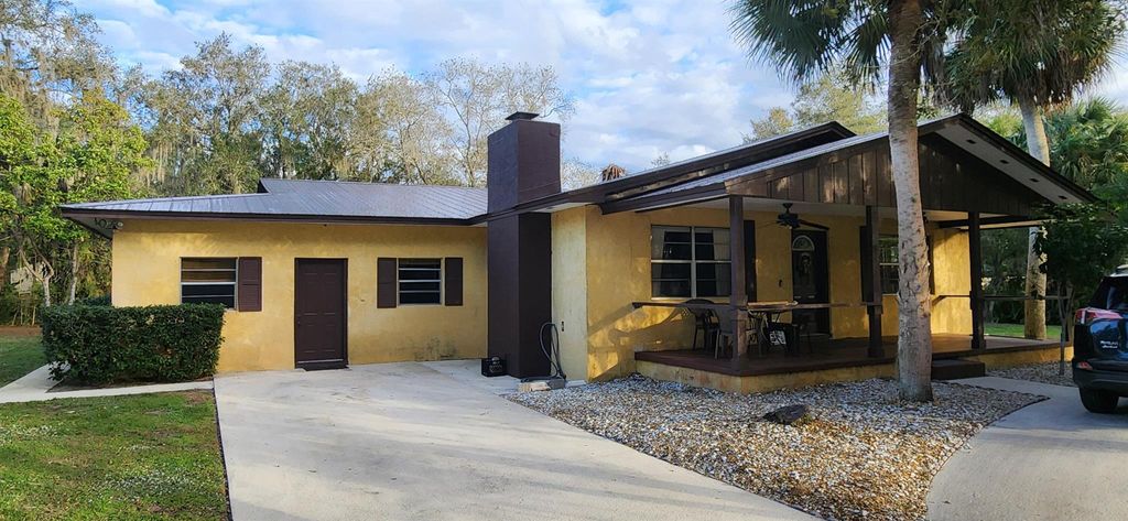 Photo of 6306 Arapahoe Street, Fort Pierce, FL 34982 (MLS # R10944822)