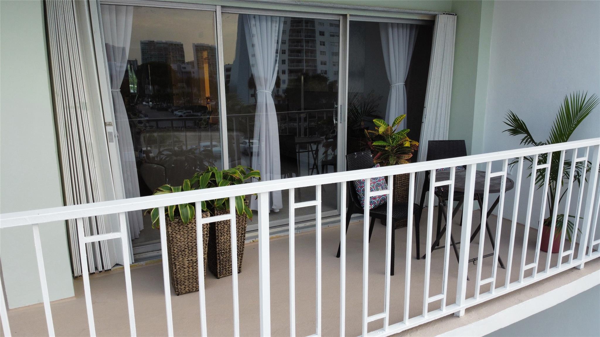 ARLEN HOUSE WEST CONDO - Residential