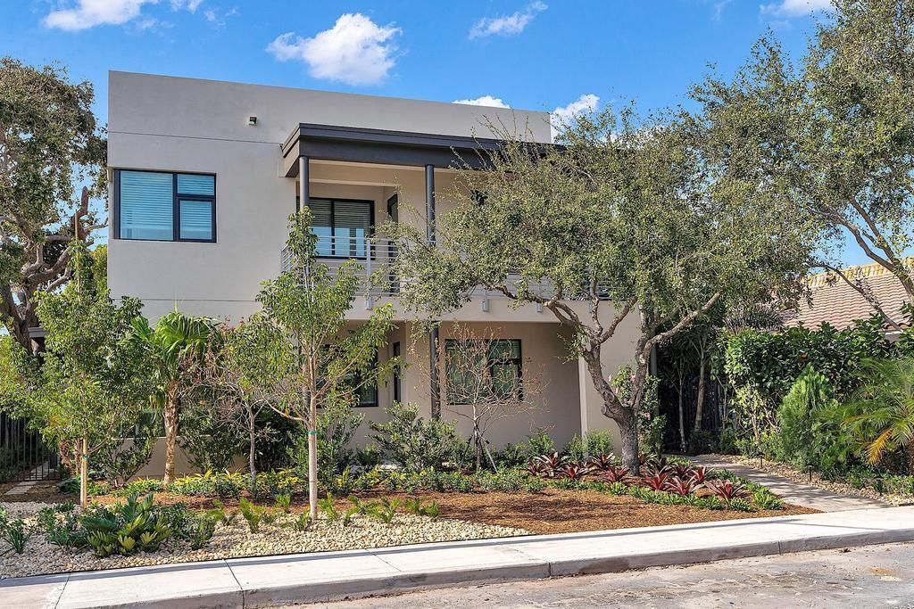 Photo of 15 S Ocean Breeze #2 E, Lake Worth Beach, FL 33460 (MLS # R11047210)