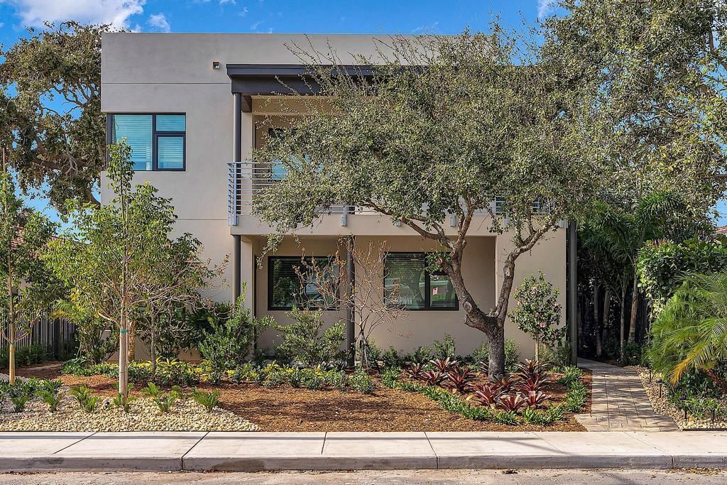 Photo of 15 S Ocean Breeze #2 E, Lake Worth Beach, FL 33460 (MLS # R11047210)