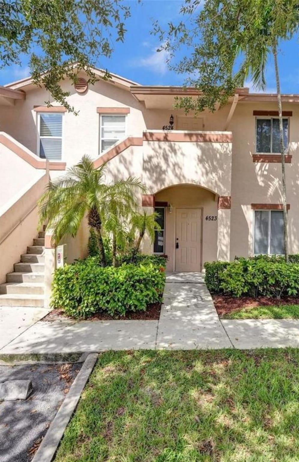 This Completely renovated beauty with 3 Bedrooms and 2 bathrooms,New Kitchen Appliance, new Dryer washer, new AC with Clubhouse ,community pool,tenis court