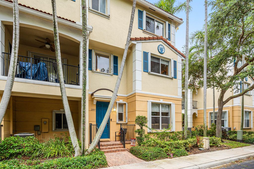 Photo of 2897 S Greenleaf Circle, Boynton Beach, FL 33426 (MLS # R11164318)