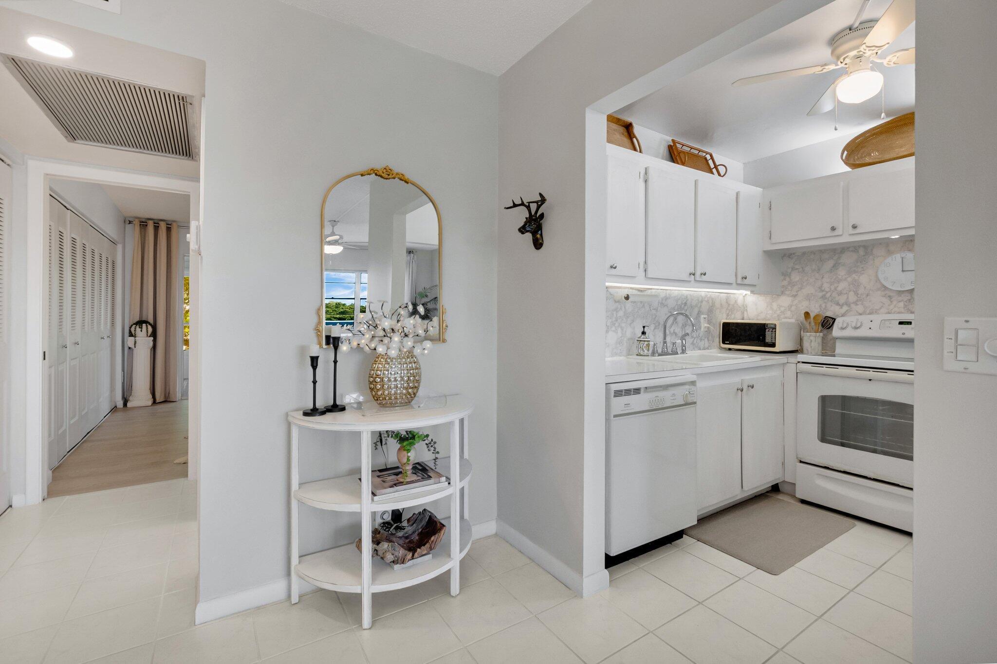 4030 Durham B, Deerfield Beach, FL, 33442/$140,000 2 4030 Durham B
