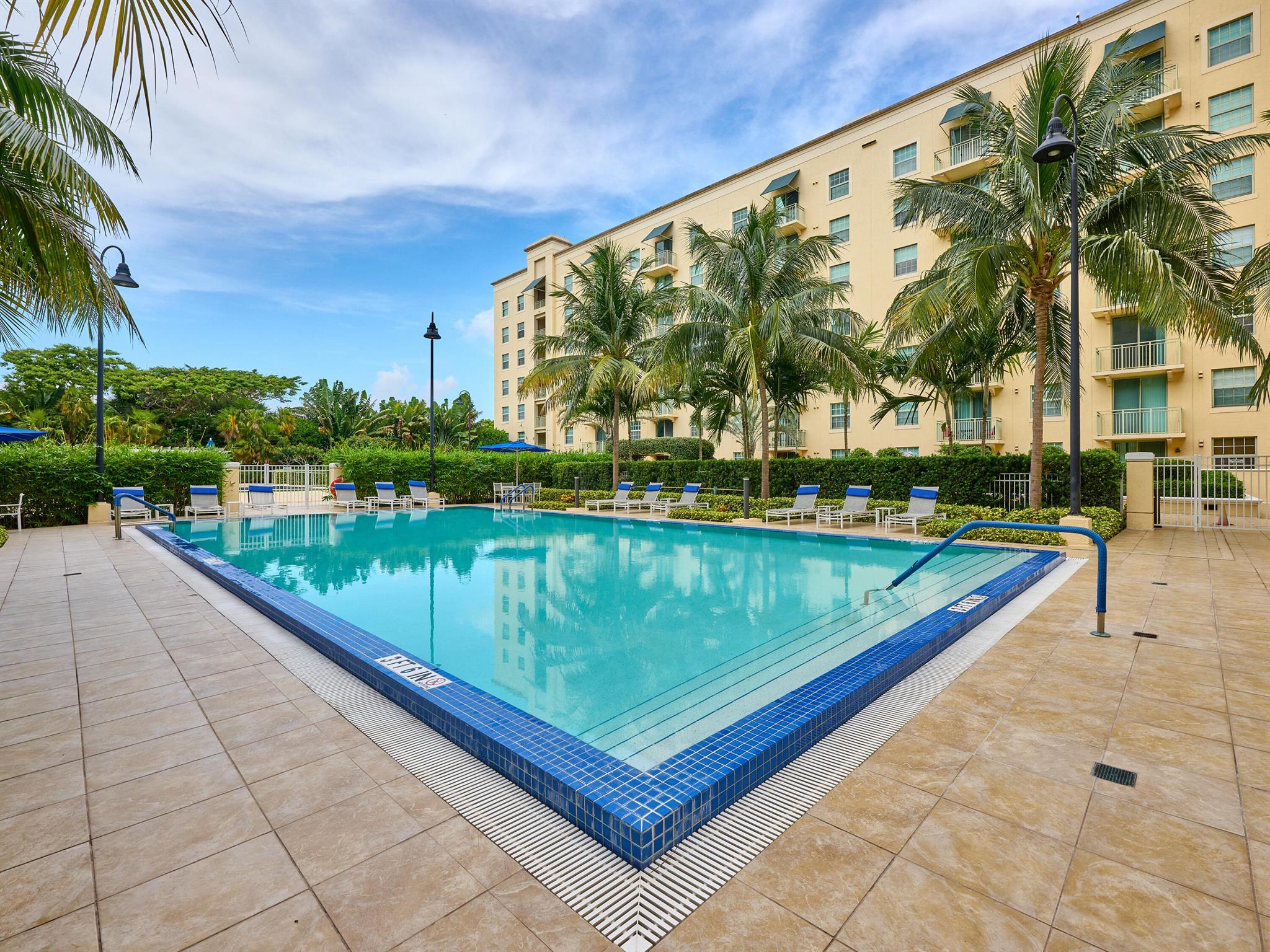 610 CLEMATIS CONDO - Residential