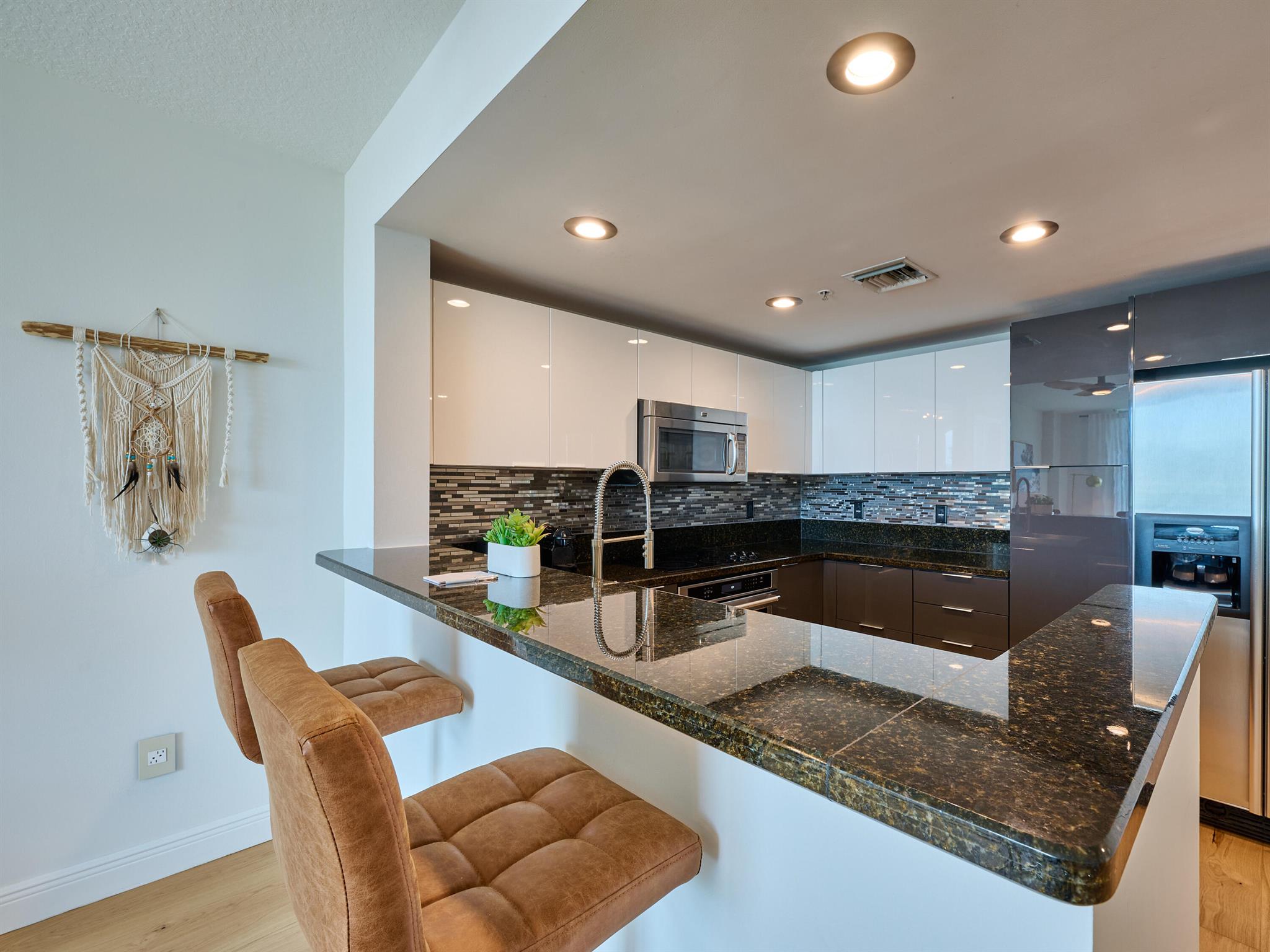610 CLEMATIS CONDO - Residential