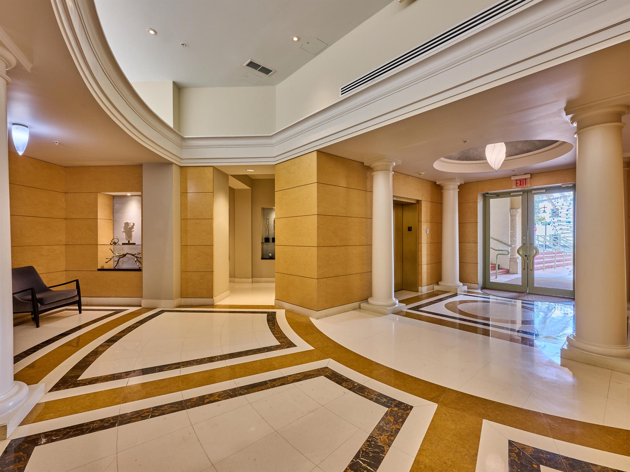 610 CLEMATIS CONDO - Residential