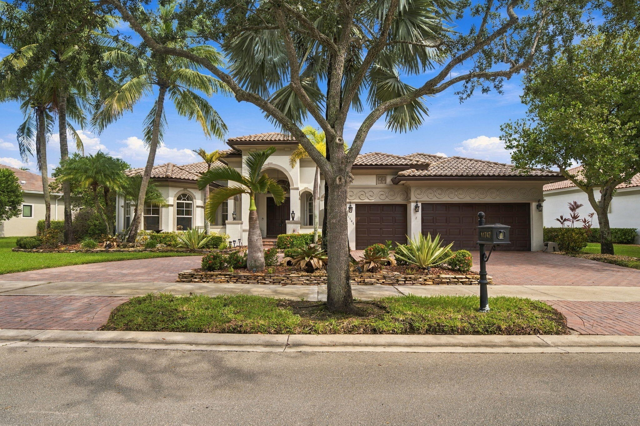 11747 NW 69TH Place