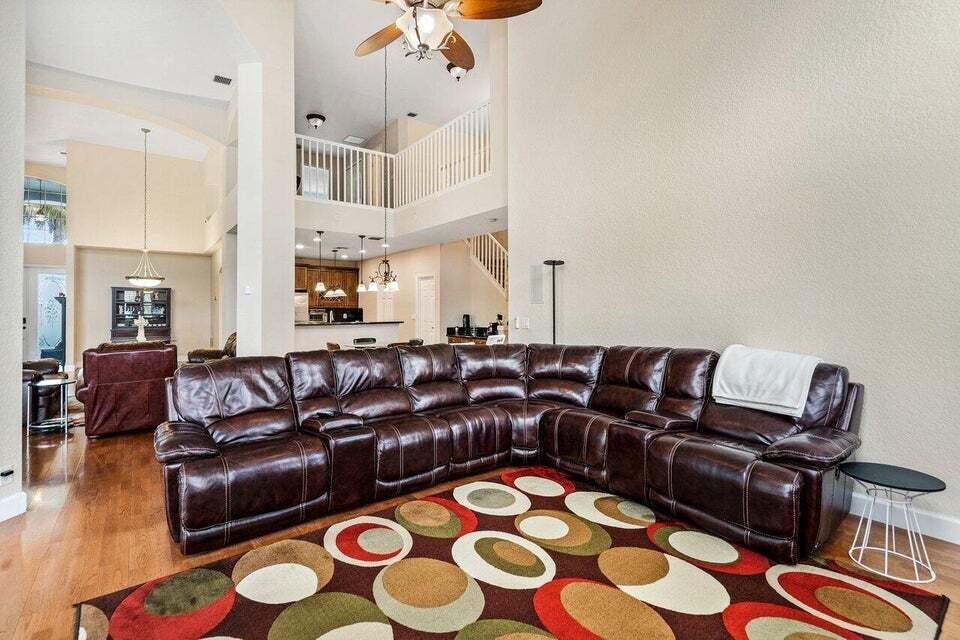 BOCA FALLS PAR J - Residential Lease