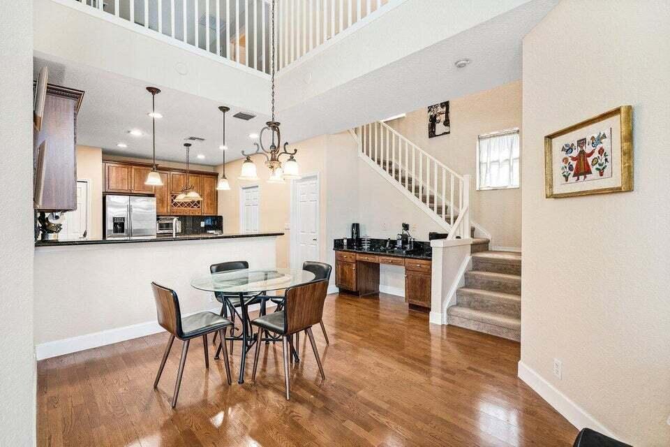 BOCA FALLS PAR J - Residential Lease