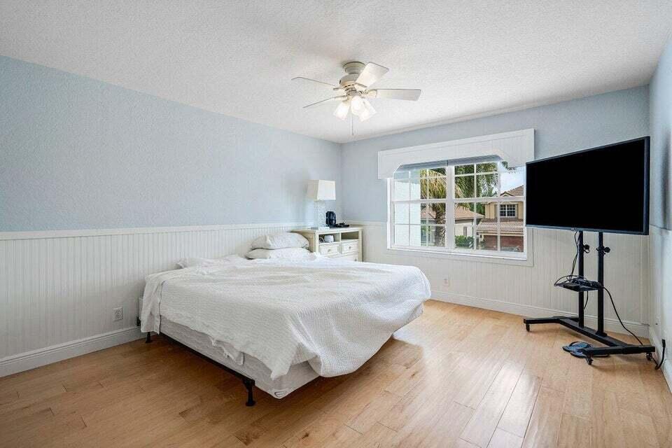 BOCA FALLS PAR J - Residential Lease