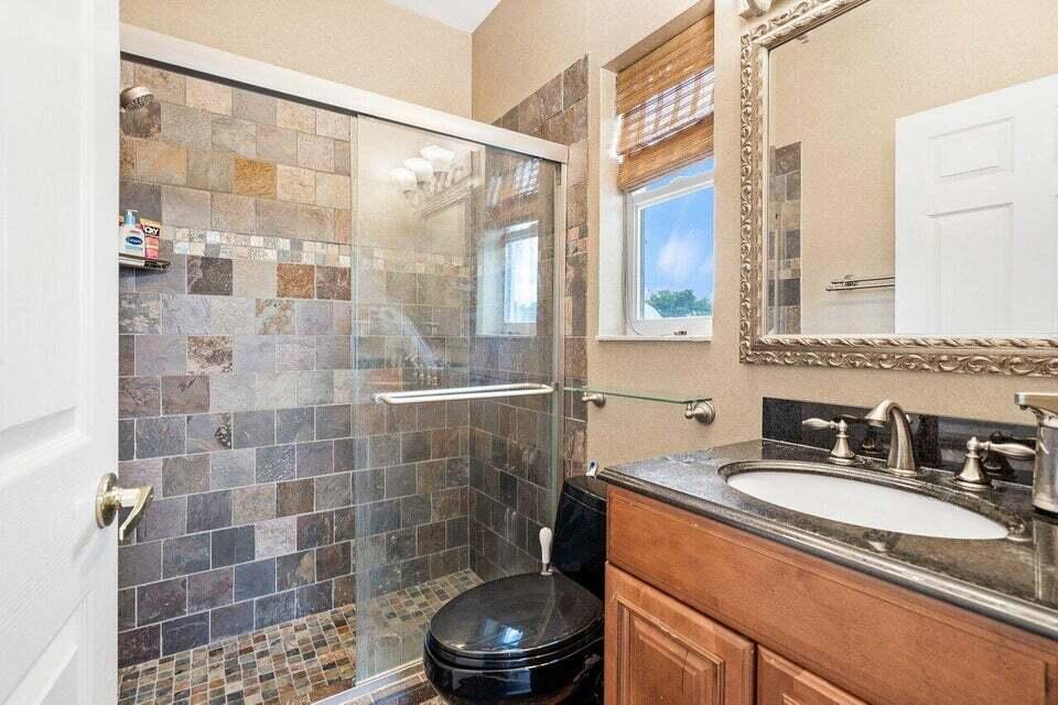 BOCA FALLS PAR J - Residential Lease