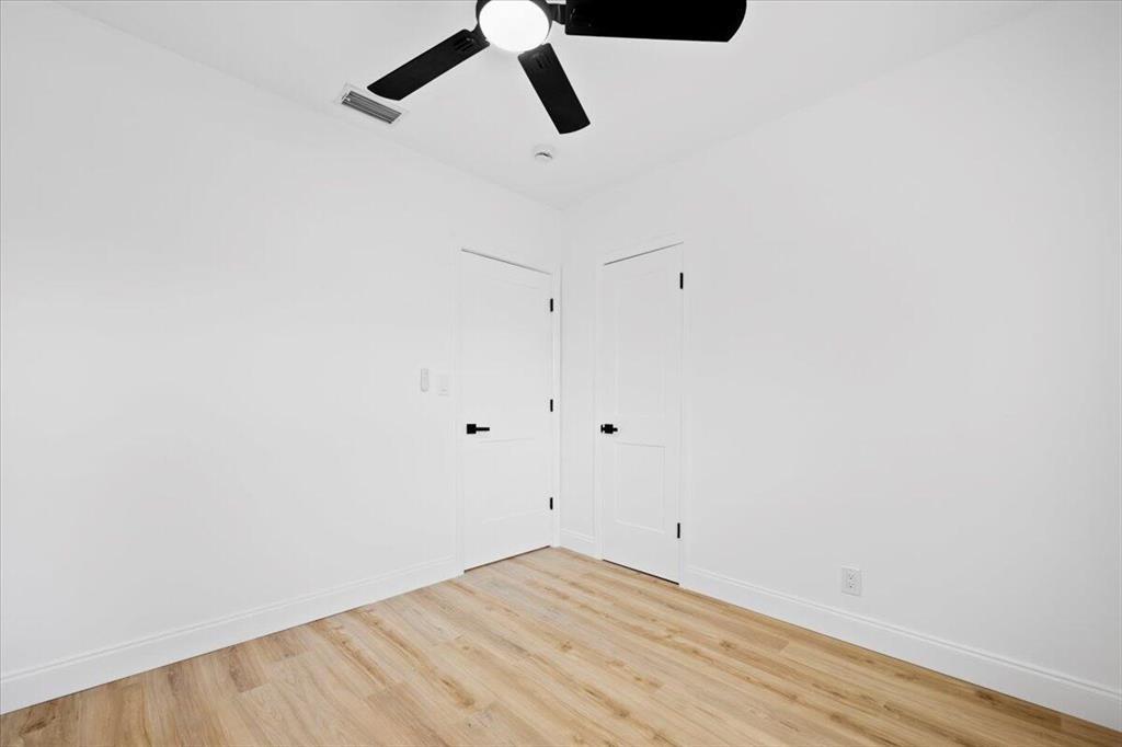 WHISPERING PALMS 5 - Residential