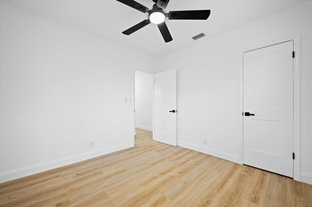 WHISPERING PALMS 5 - Residential