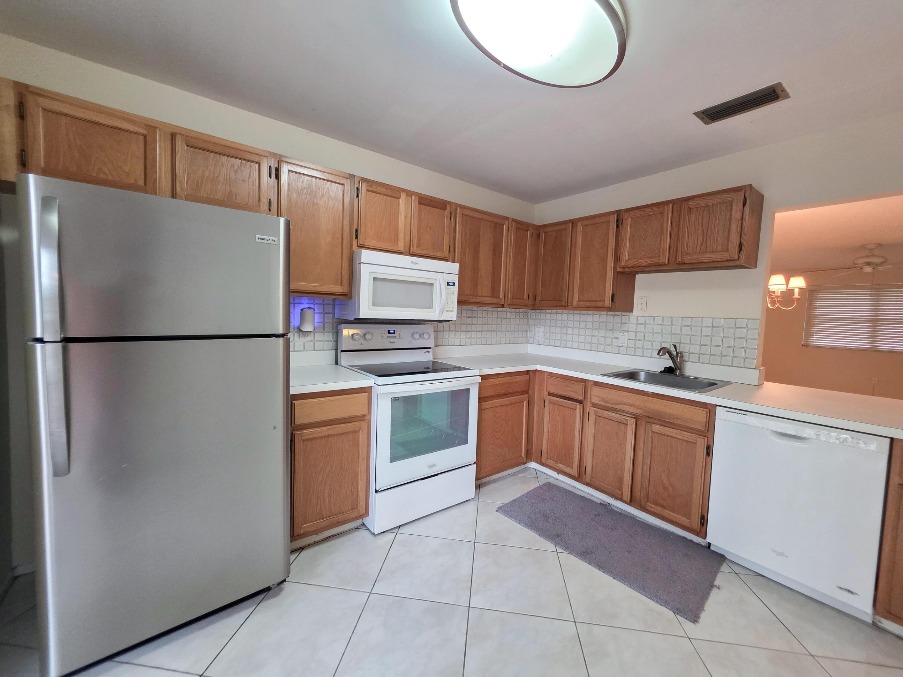 STRATHMORE GATE I UNIT ONE - Residential