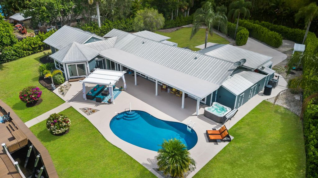 Photo of 610 SW Bittern Street, Palm City, FL 34990 (MLS # R10985142)