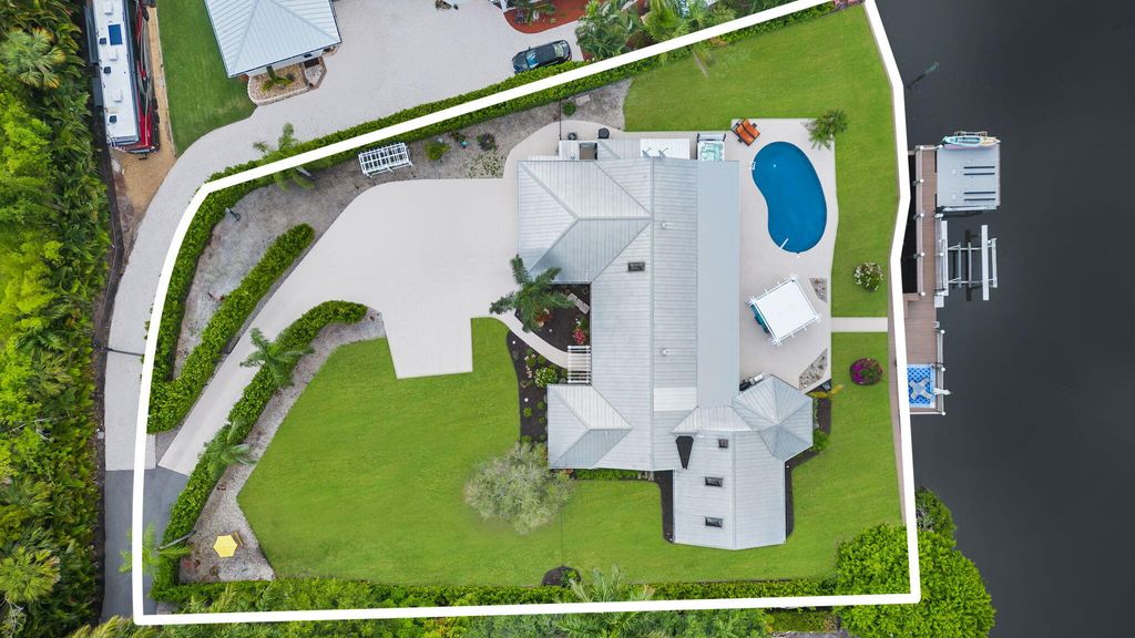 Photo of 610 SW Bittern Street, Palm City, FL 34990 (MLS # R10985142)