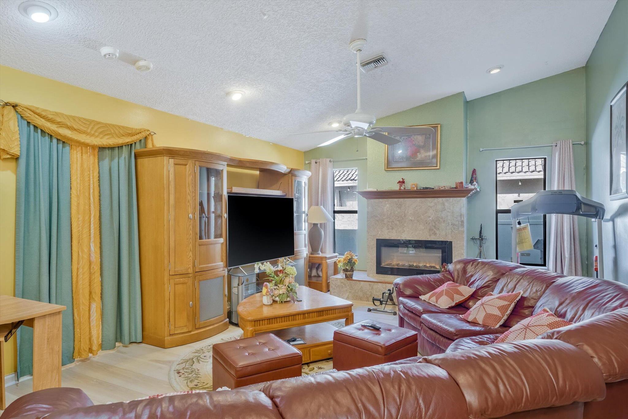 SUGAR POND MANOR OF WELLI - Residential Lease