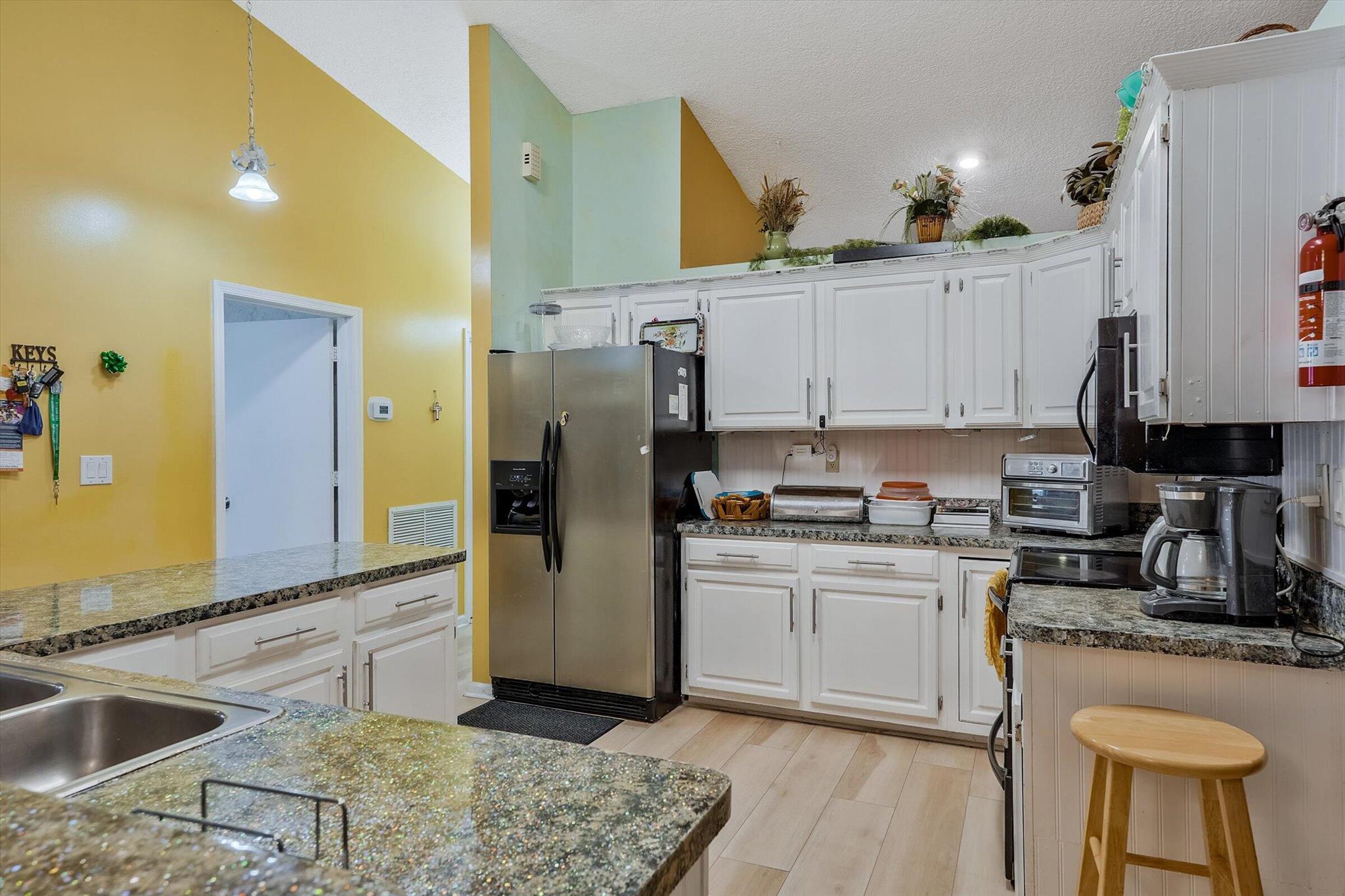 SUGAR POND MANOR OF WELLI - Residential Lease