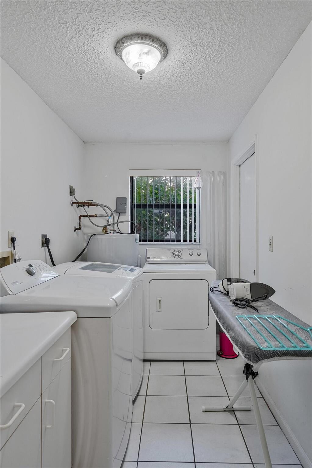 SUGAR POND MANOR OF WELLI - Residential Lease