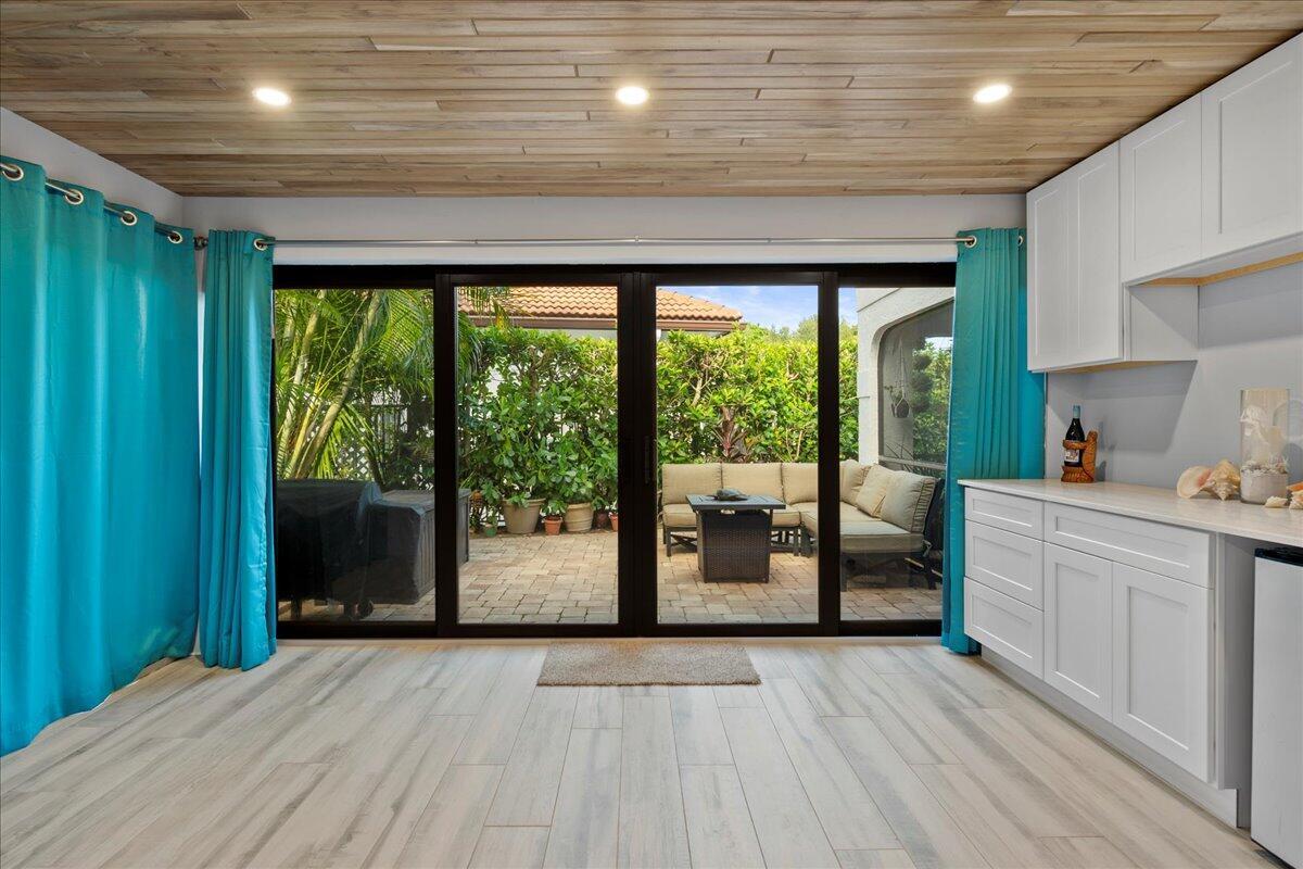 MARINERS COVE 1 - Residential Lease