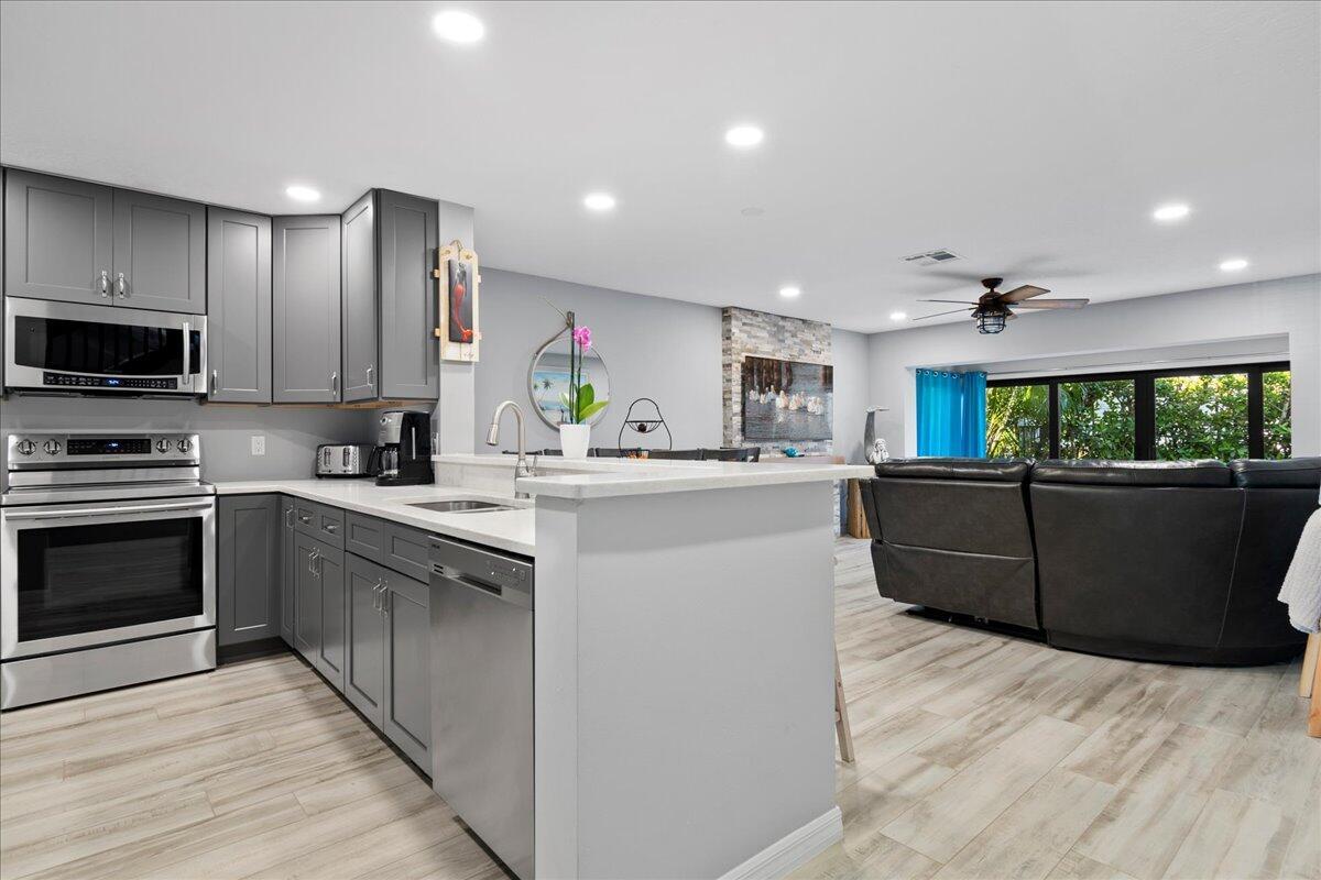 MARINERS COVE 1 - Residential Lease