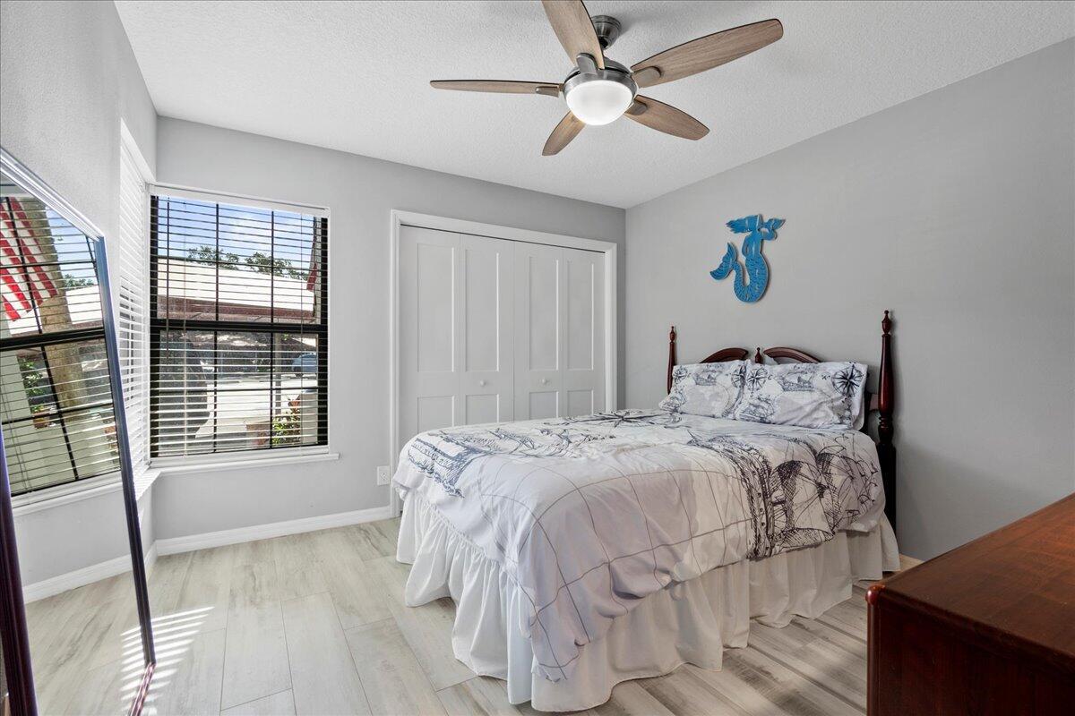 MARINERS COVE 1 - Residential Lease