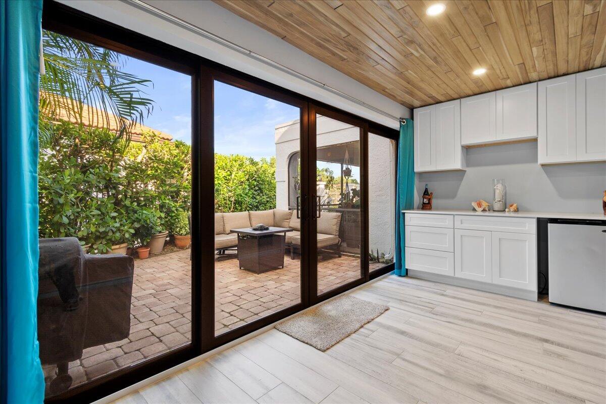 MARINERS COVE 1 - Residential Lease