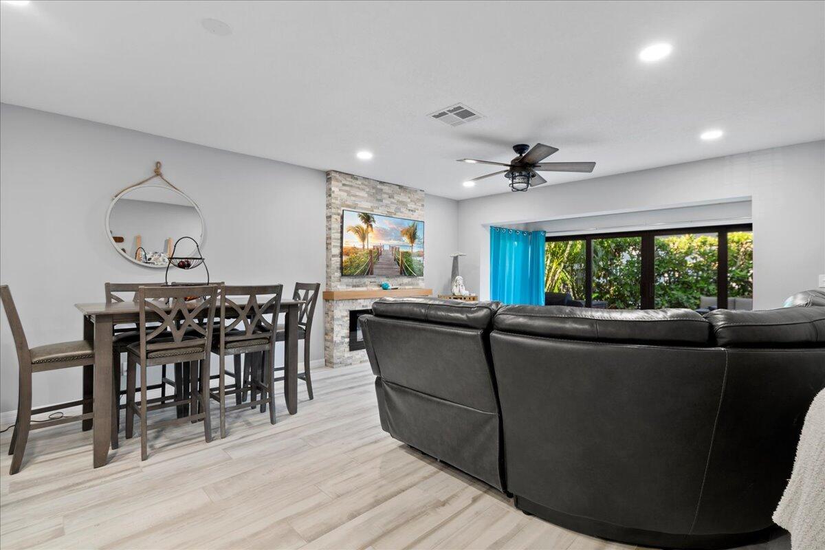 MARINERS COVE 1 - Residential Lease