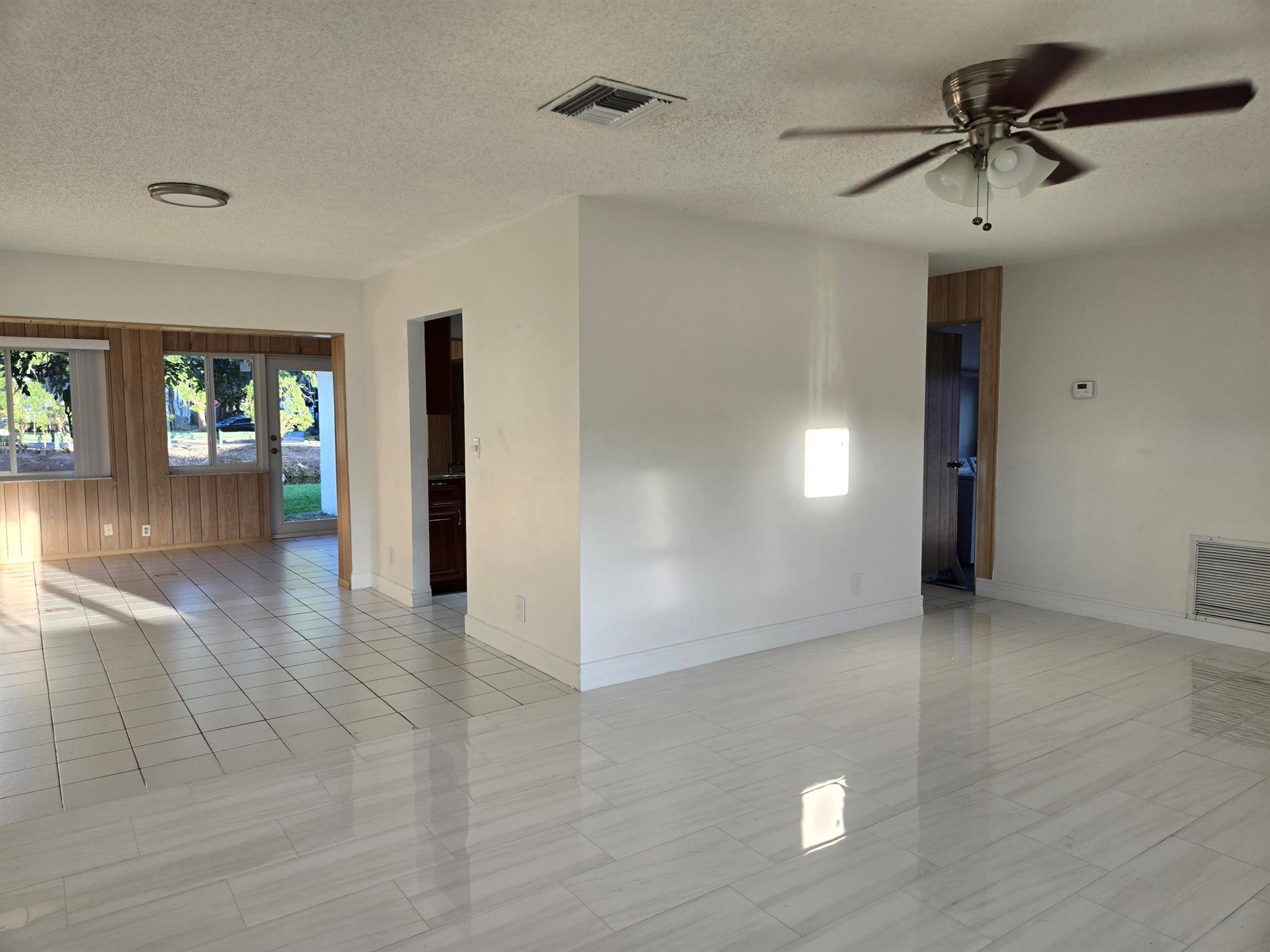 LAUDERDALE WEST - Residential Lease