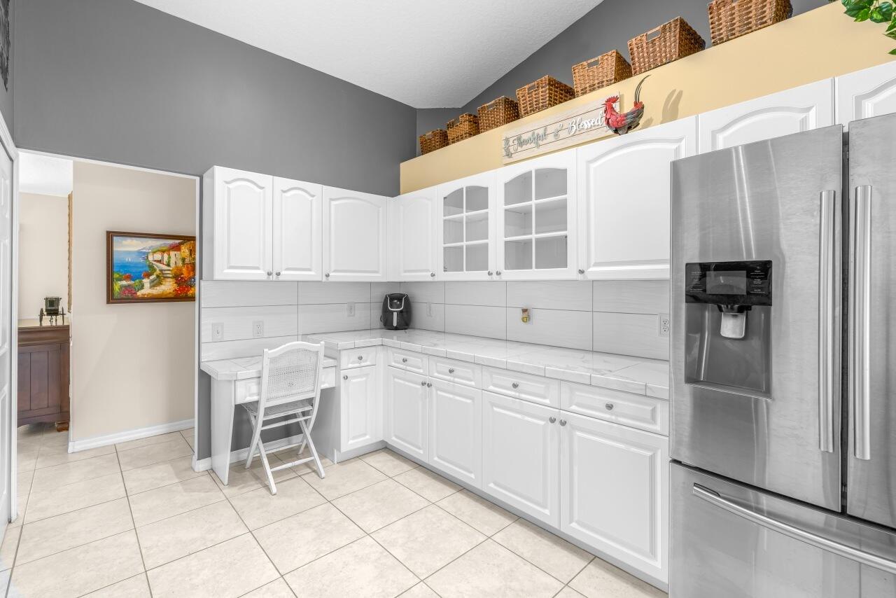 VERO LAKE ESTATES UNIT A - Residential