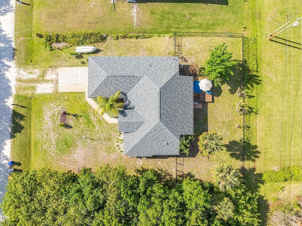 Photo of 8755 91st Avenue, Vero Beach, FL 32967 (MLS # B26011290)