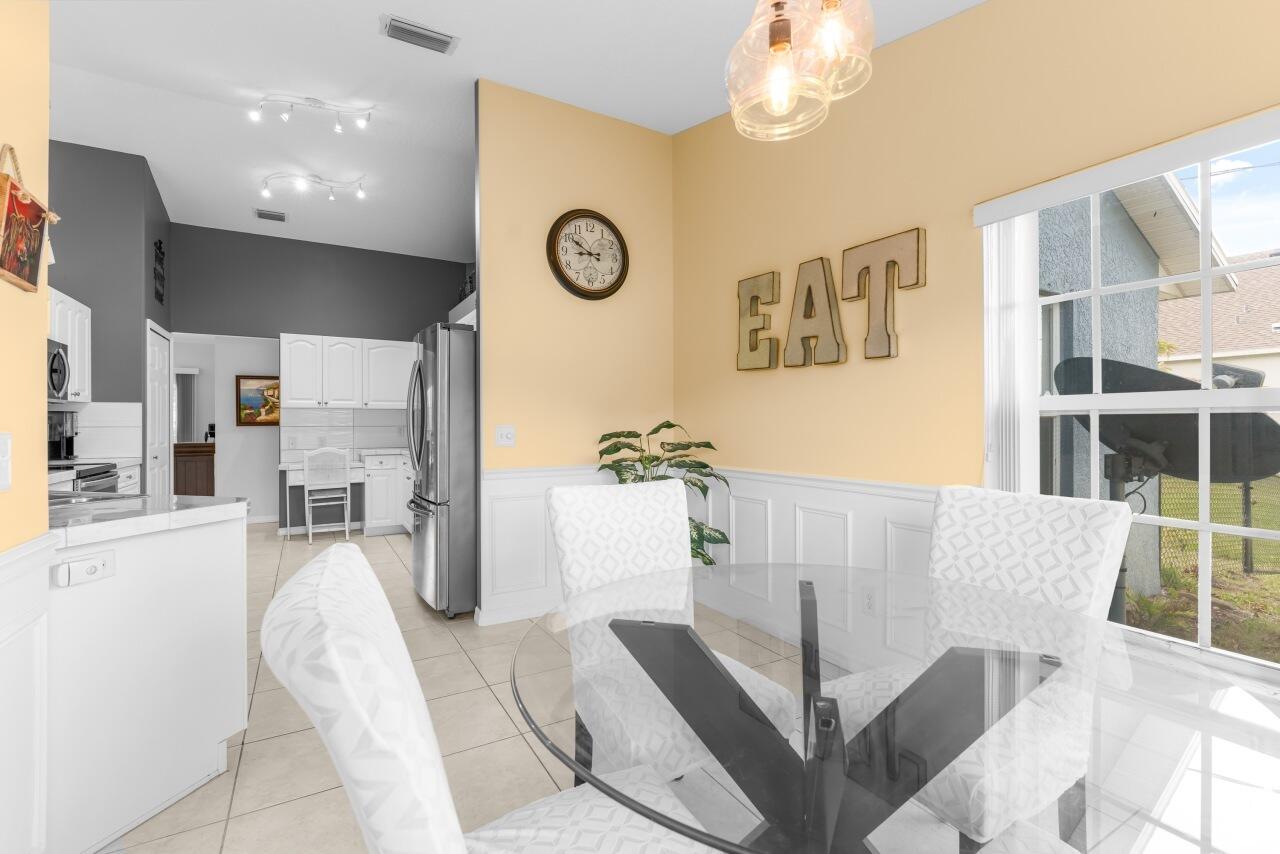 VERO LAKE ESTATES UNIT A - Residential