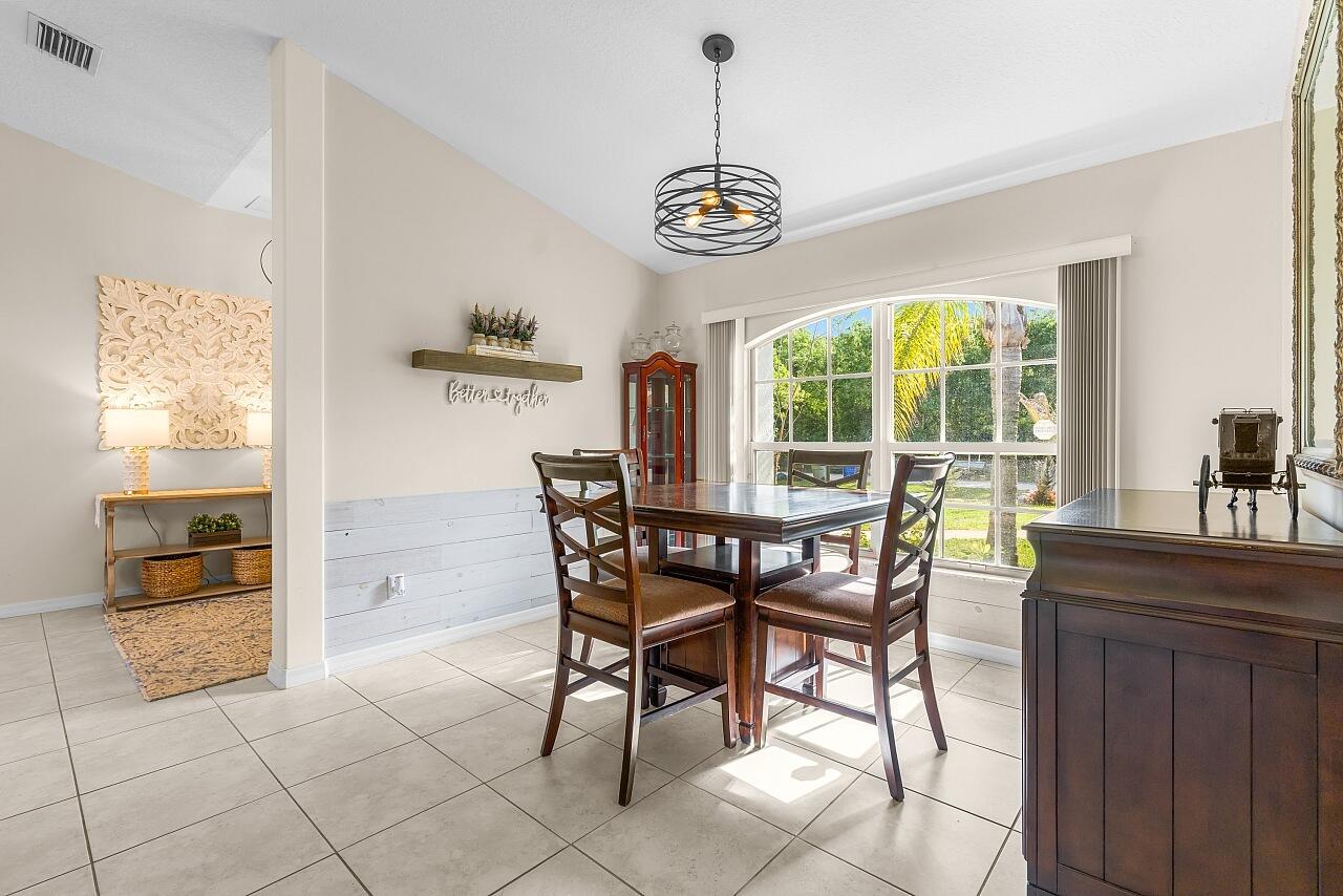 VERO LAKE ESTATES UNIT A - Residential