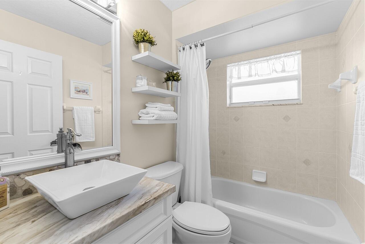 VERO LAKE ESTATES UNIT A - Residential