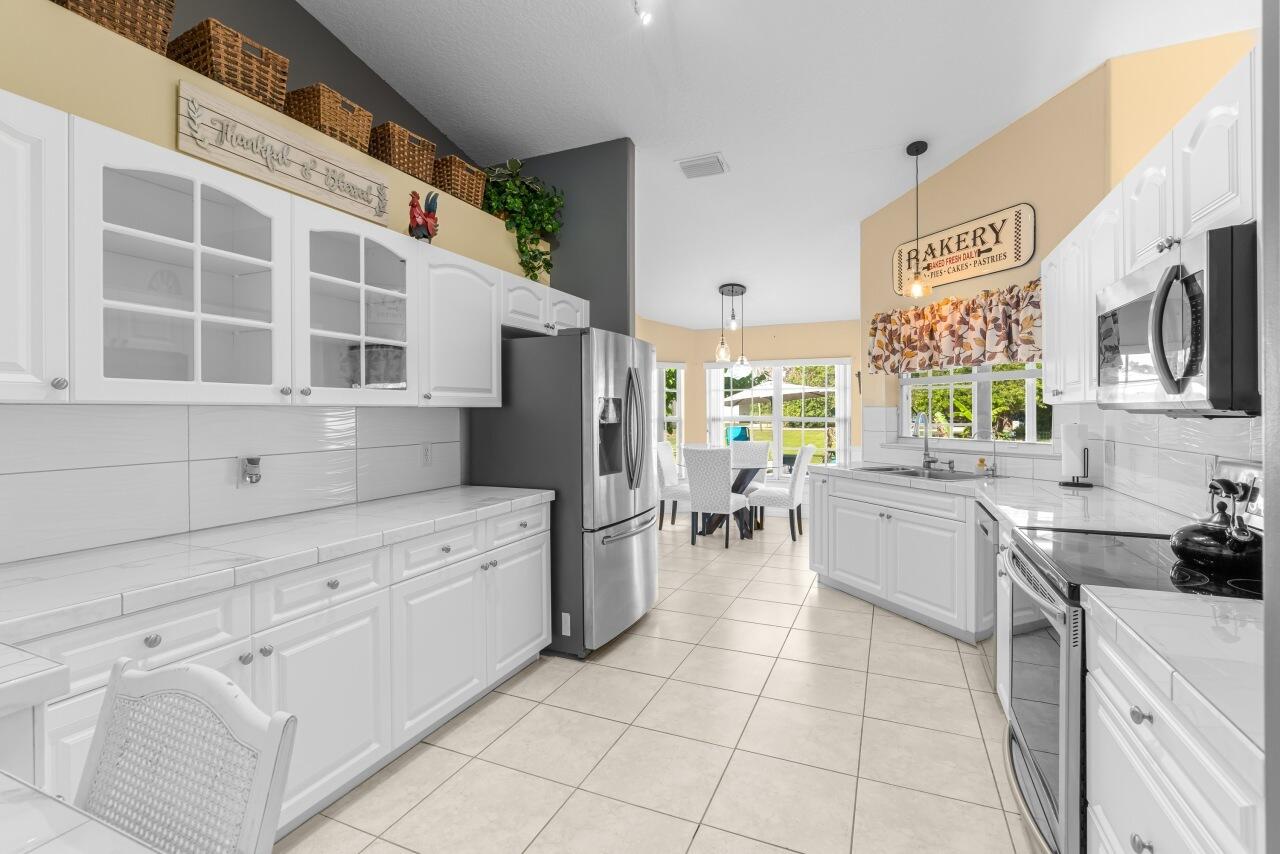 VERO LAKE ESTATES UNIT A - Residential